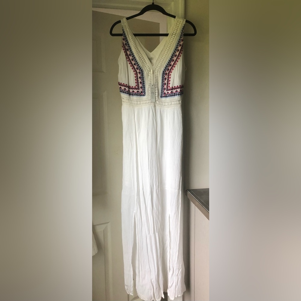 Summer maxi dress with embroidery